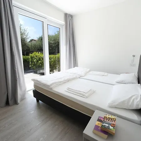 アパート Dreizimmerwohnung Mit Direktem Zugang Zum Garten By Interhome マルチェージネ