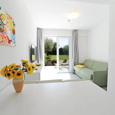 アパート Dreizimmerwohnung Mit Direktem Zugang Zum Garten By Interhome