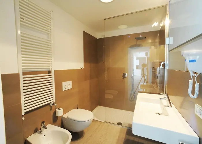 Dreizimmerwohnung Mit Direktem Zugang Zum Garten By Interhome アパート