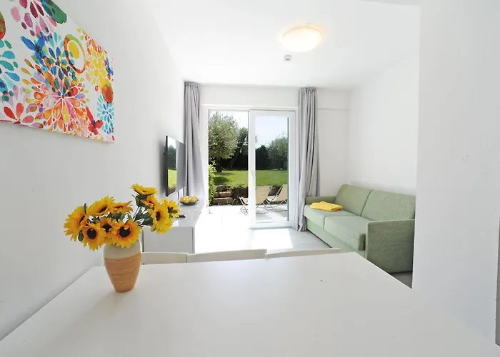 アパート Dreizimmerwohnung Mit Direktem Zugang Zum Garten By Interhome