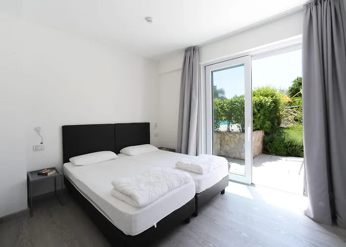 Dreizimmerwohnung Mit Direktem Zugang Zum Garten By Interhome アパート *